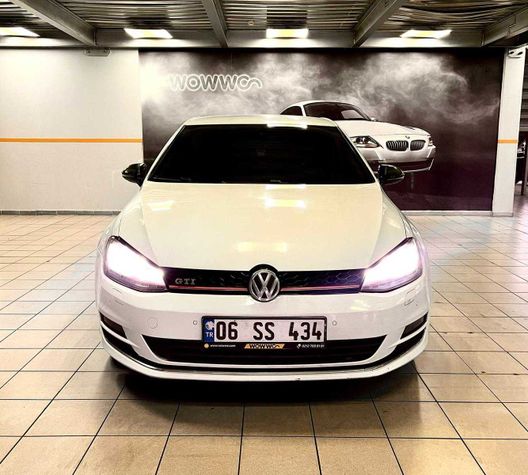 Volkswagen / Golf